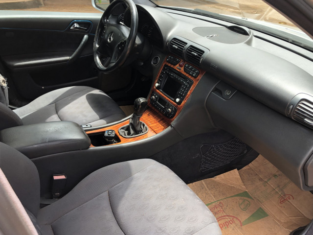Mercedes-Benz Classe C, Voitures, Conakry