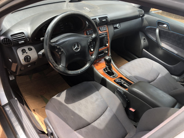 Mercedes-Benz Classe C, Voitures, Conakry