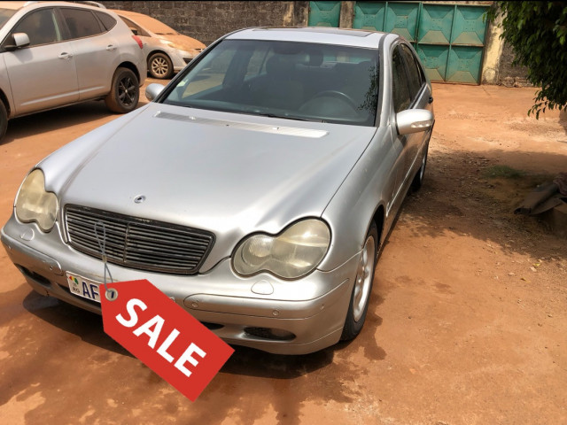 Mercedes-Benz Classe C, Voitures, Conakry