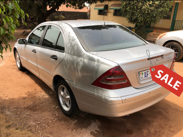 Mercedes-Benz Classe C, Voitures, Conakry