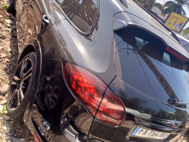Porche Cayenne, Voitures, Conakry