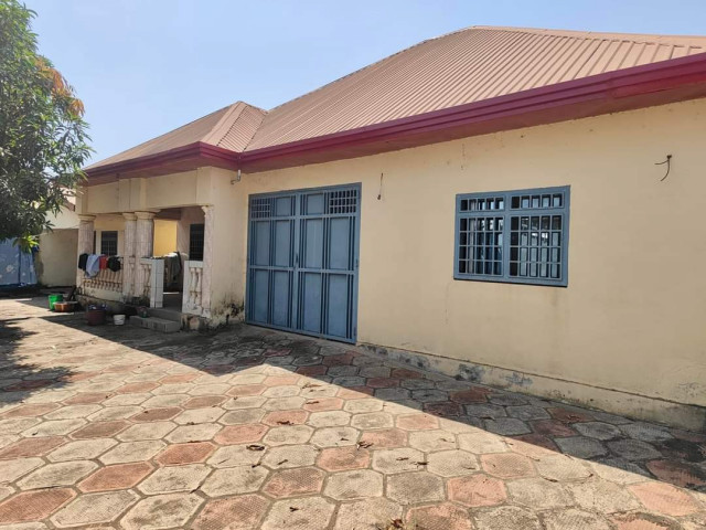 Une villa à vendre à coyah, Maisons, Conakry