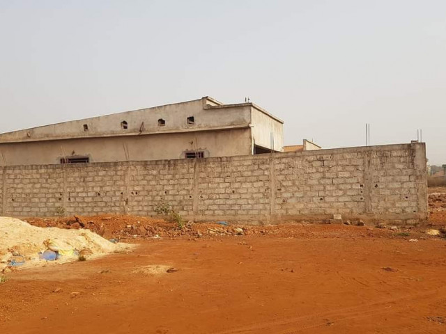 Une inachevé à vendre à Sonfonia, Maisons, Conakry