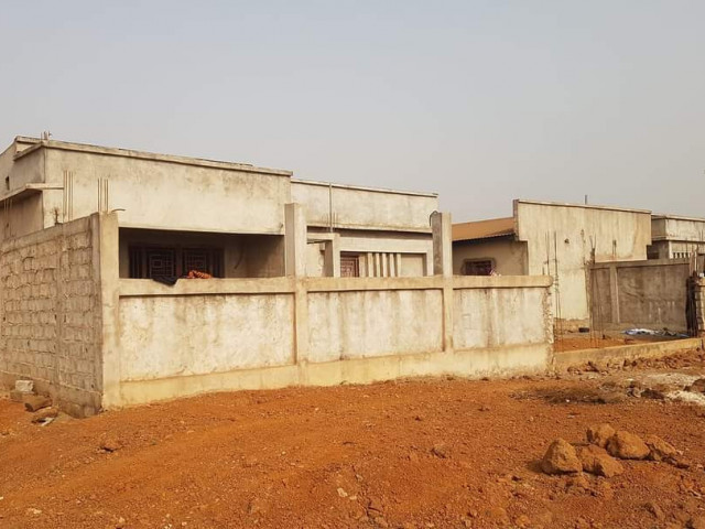 Une inachevé à vendre à Sonfonia, Maisons, Conakry