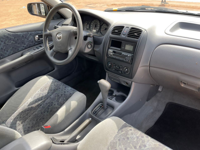 Mazda 323, Voitures, Conakry