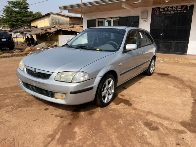 Mazda 323, Voitures, Conakry