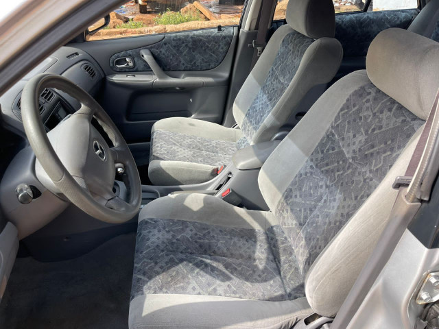 Mazda 323, Voitures, Conakry