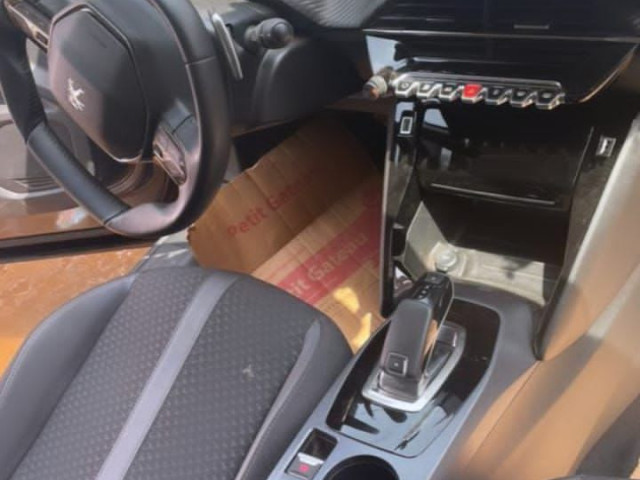 Peugeot 2008, Voitures, Conakry