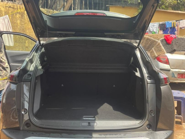 Peugeot 2008, Voitures, Conakry