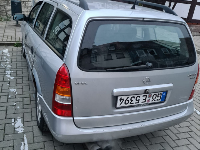 Opel Astra, Voitures, Conakry