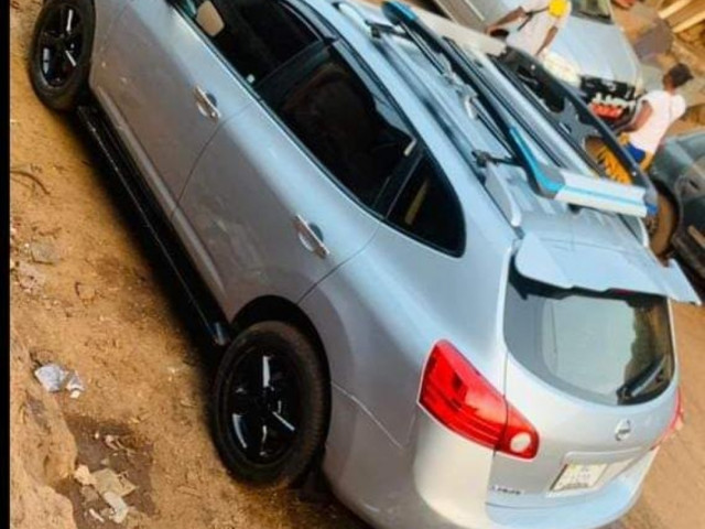 Nissan Rogue, Voitures, Conakry