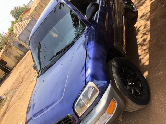 Toyota RAV4, Voitures, Conakry