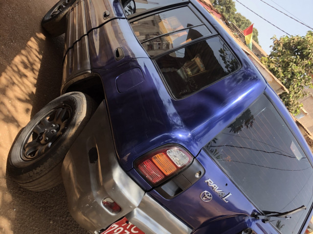 Toyota RAV4, Voitures, Conakry