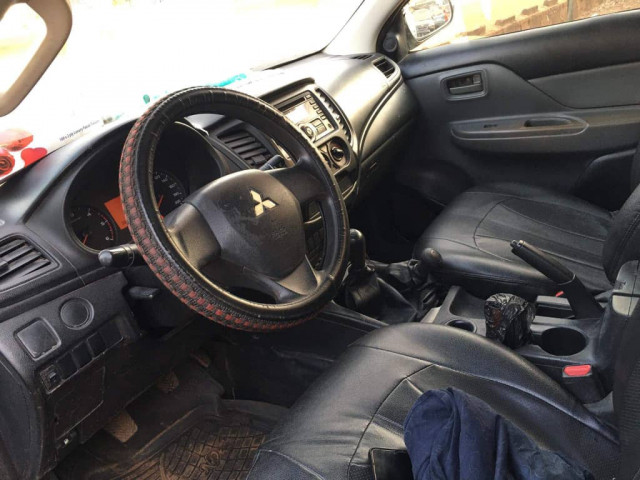 Mitsubishi L200, Voitures, Conakry
