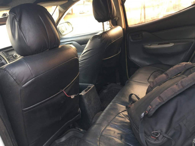 Mitsubishi L200, Voitures, Conakry