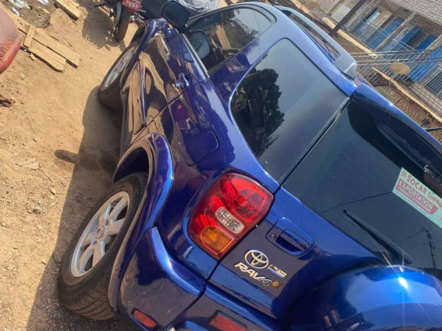 Toyota RAV4, Voitures, Conakry