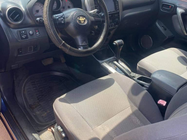 Toyota RAV4, Voitures, Conakry