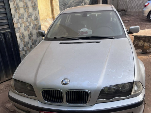 BMW Série 3, Voitures, Conakry