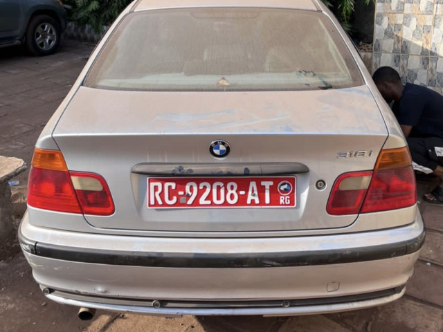 BMW Série 3, Voitures, Conakry