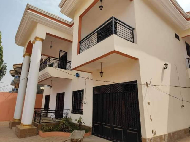 Maison à Lambanyi, Maisons, Conakry