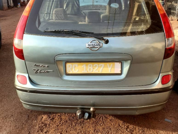 Nissan Almera Tino, Voitures, Conakry