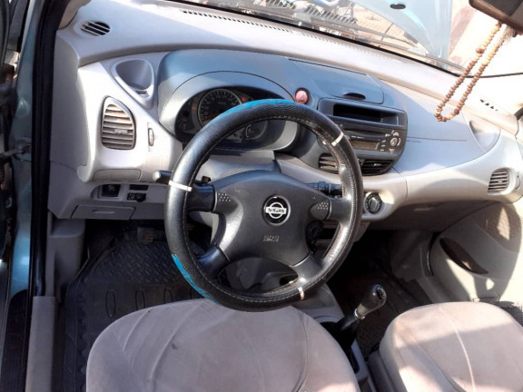 Nissan Almera Tino, Voitures, Conakry