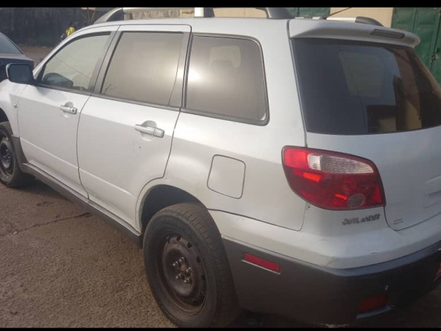 Mitsubishi Outlander, Voitures, Conakry