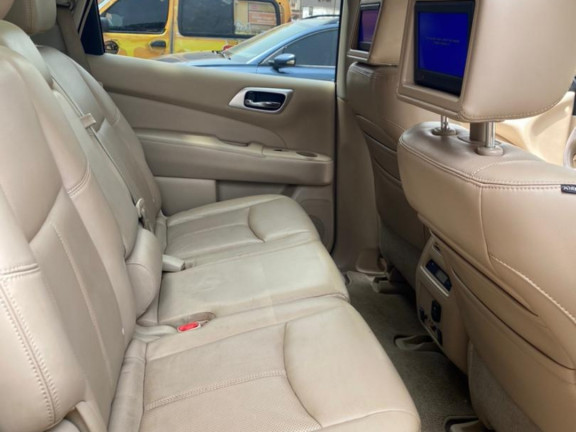 Nissan Pathfinder, Voitures, Conakry