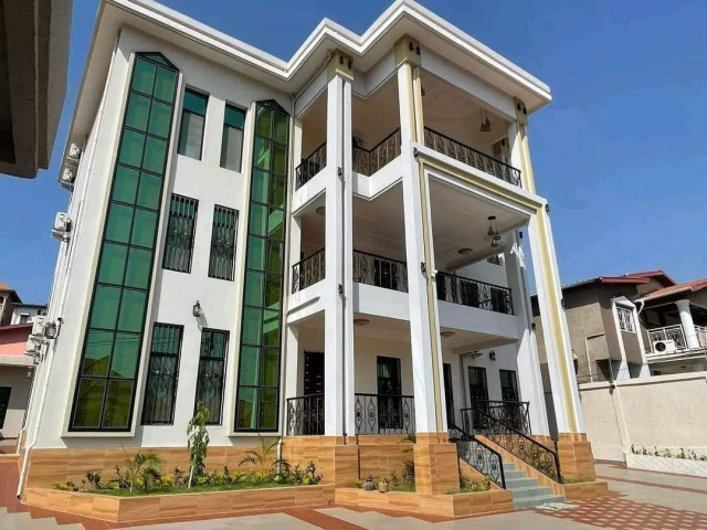 Bâtiment à Lambanyi, Maisons, Conakry