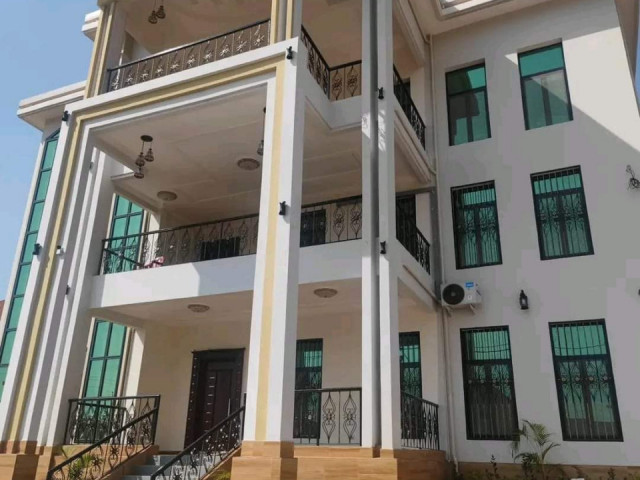 Bâtiment à Lambanyi, Maisons, Conakry