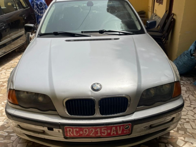 BMW Série 3, Voitures, Conakry