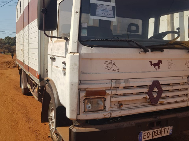 Renault Midliner S110, Camions - Autobus, Conakry