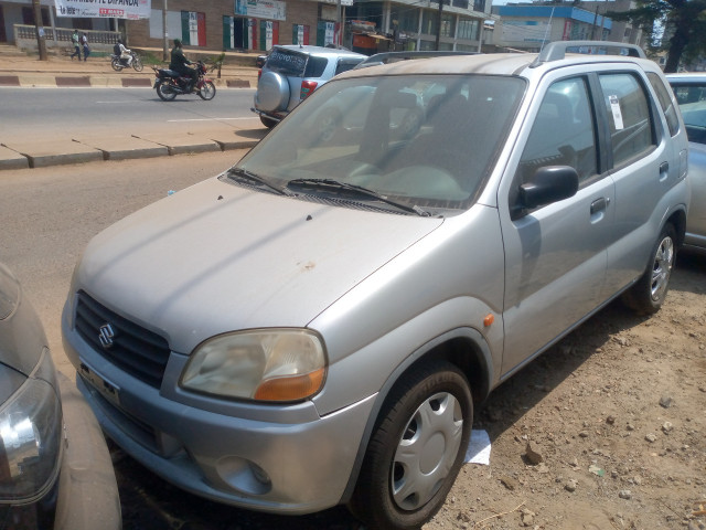 Suzuki Ignis, Voitures, Conakry