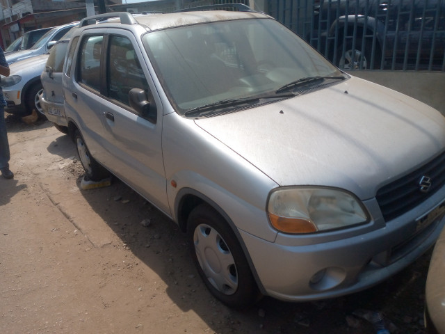 Suzuki Ignis, Voitures, Conakry