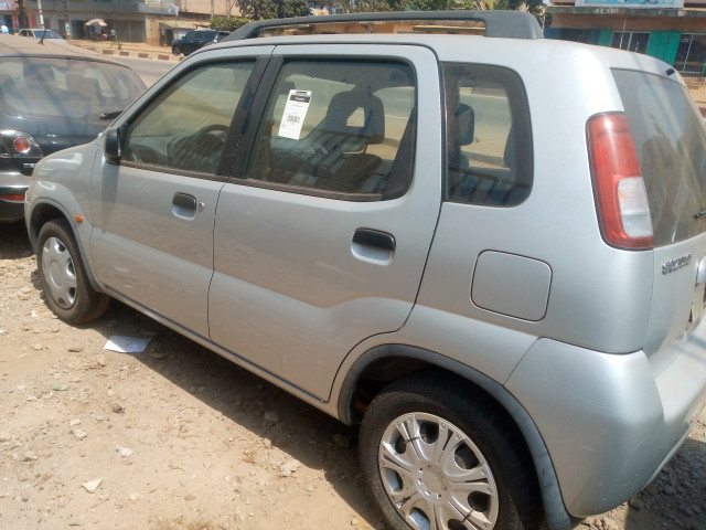 Suzuki Ignis, Voitures, Conakry