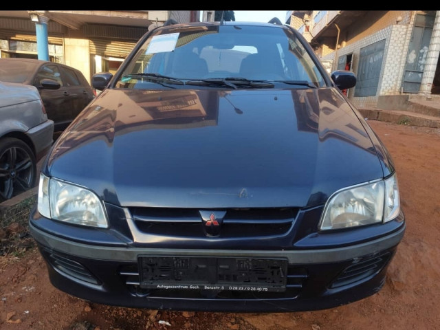 Mitsubishi Space Star, Voitures, Conakry