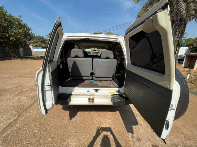 Nissan Patrol, Voitures, Conakry