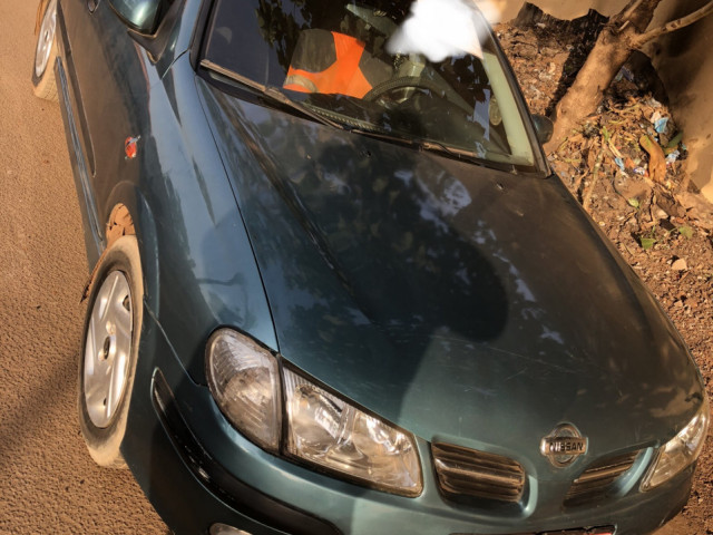 Nissan Almera, Voitures, Conakry