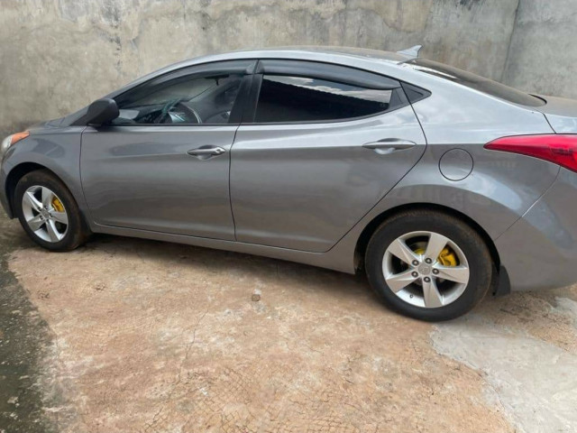 Hyundai Elentra, Voitures, Conakry