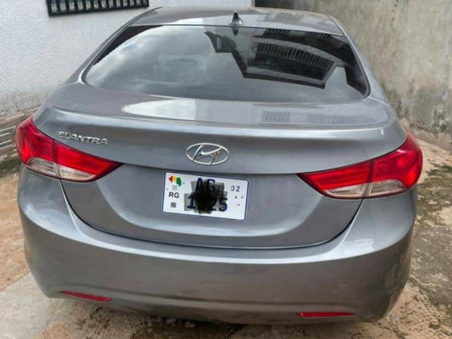 Hyundai Elentra, Voitures, Conakry