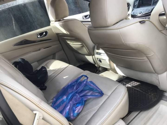 Infiniti JX35, Voitures, Conakry