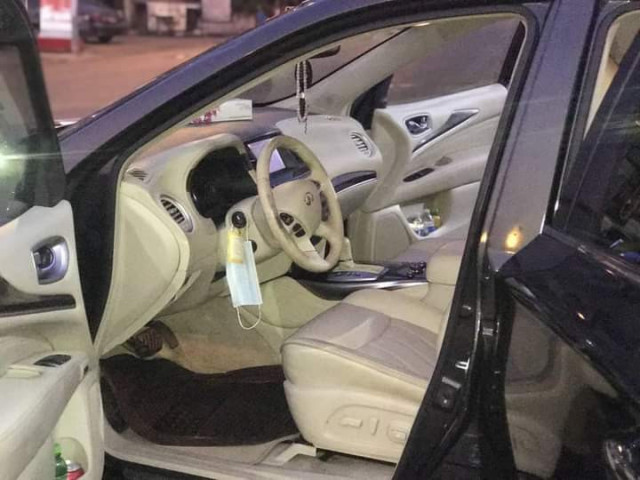 Infiniti JX35, Voitures, Conakry