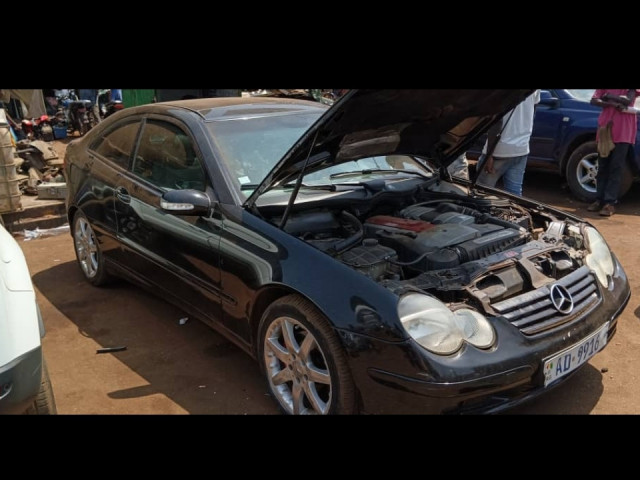 Mercedes-Benz Classe C, Voitures, Conakry