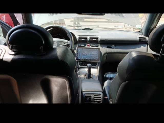 Mercedes-Benz Classe C, Voitures, Conakry