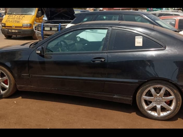 Mercedes-Benz Classe C, Voitures, Conakry