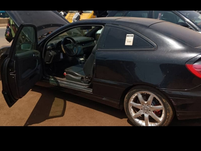 Mercedes-Benz Classe C, Voitures, Conakry