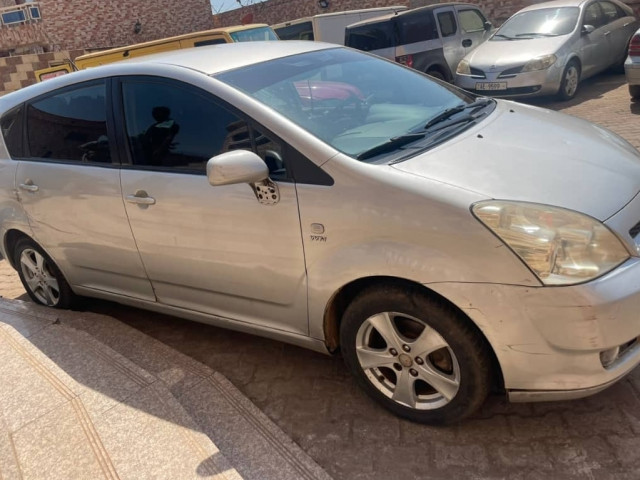 Toyota Corolla Verso, Voitures, Conakry
