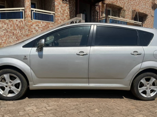 Toyota Corolla Verso, Voitures, Conakry