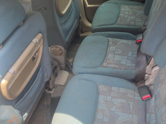 Nissan Almera Tino, Voitures, Conakry