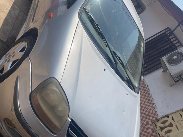 Nissan Almera Tino, Voitures, Conakry